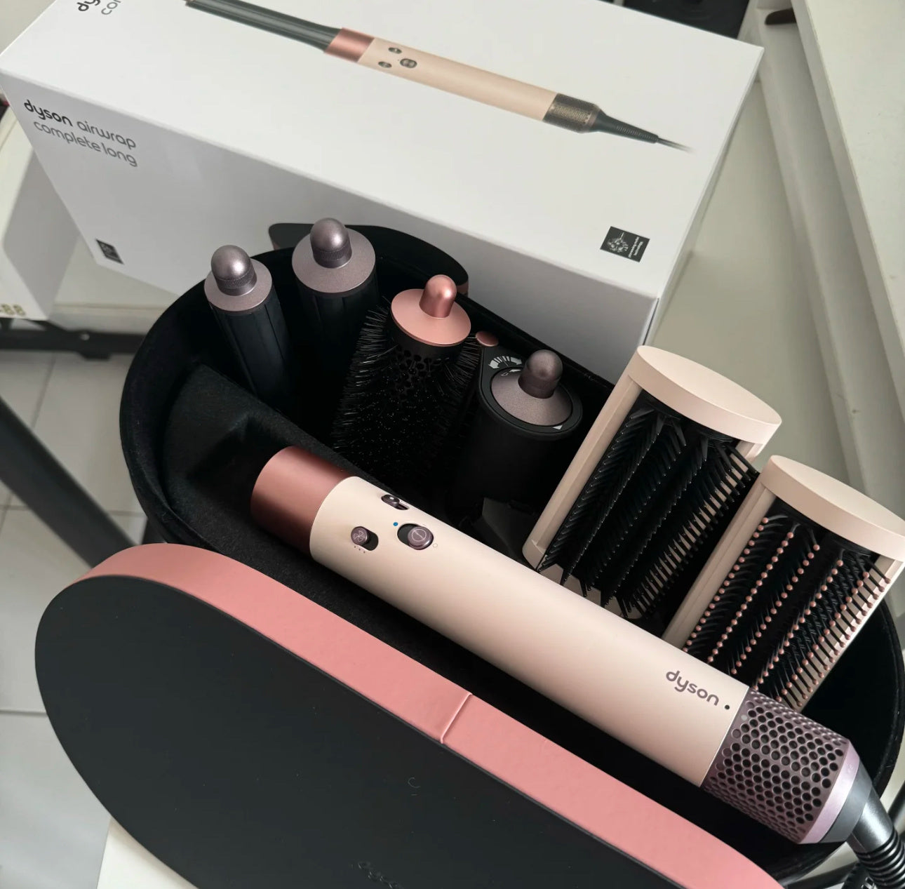 Dyson Airwrap™ i.d. – Liso + Ondulado (Ceramic Pink / Rose Gold) 220 Volteos