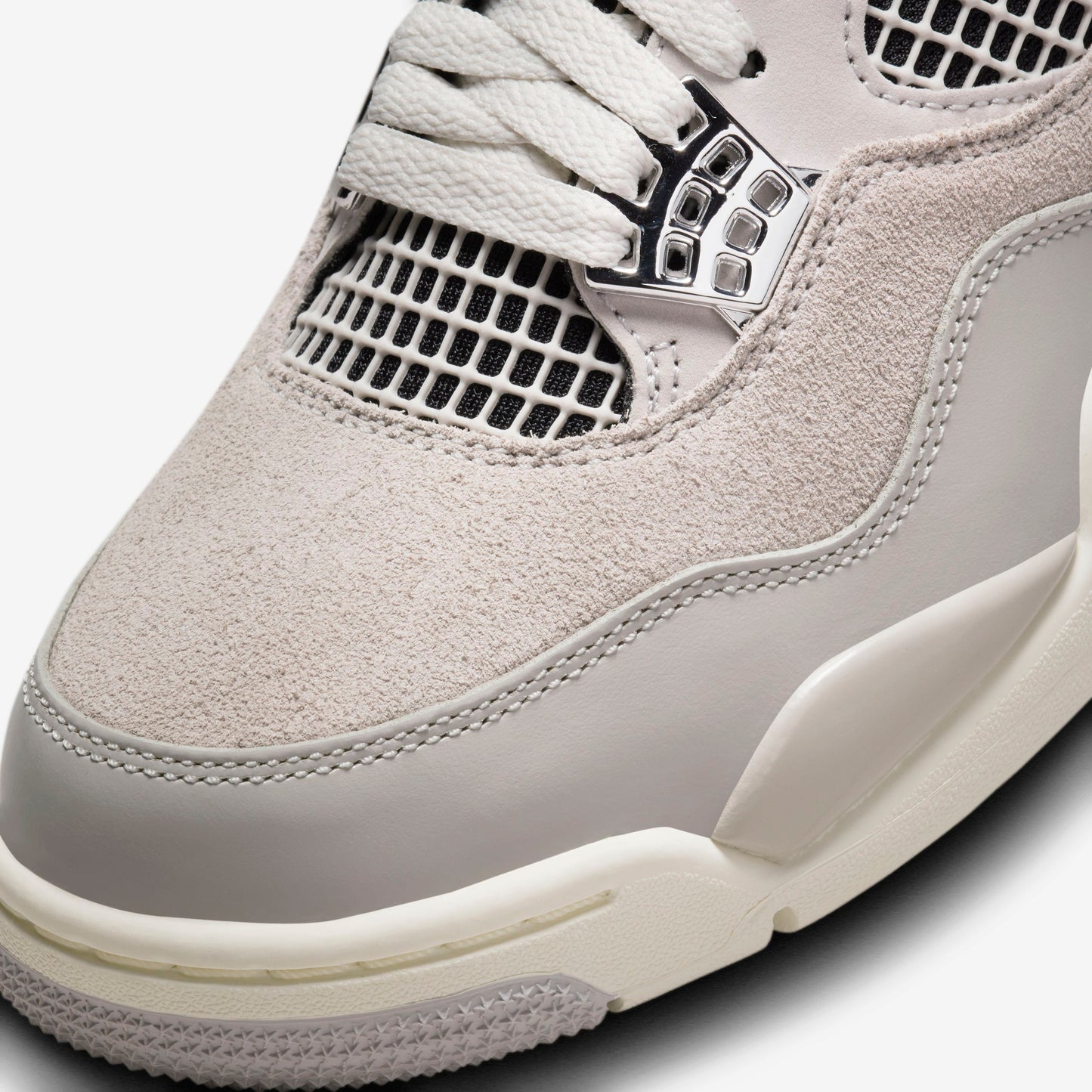 Air Jordan Retro 4 Frozen Moments