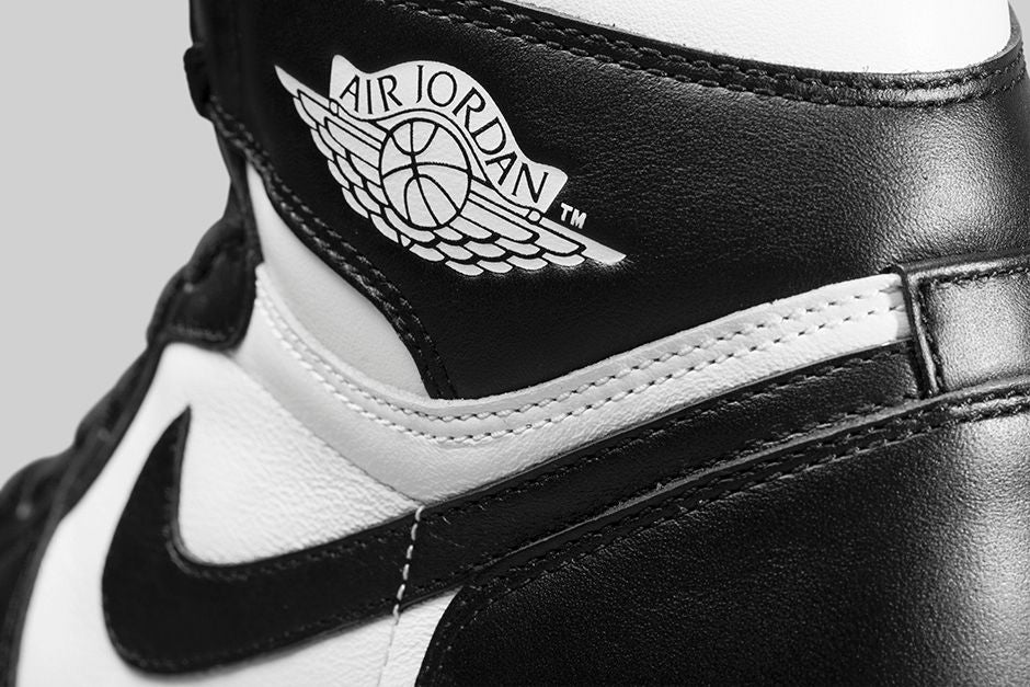 Air Jordan Retro 1 Black and White