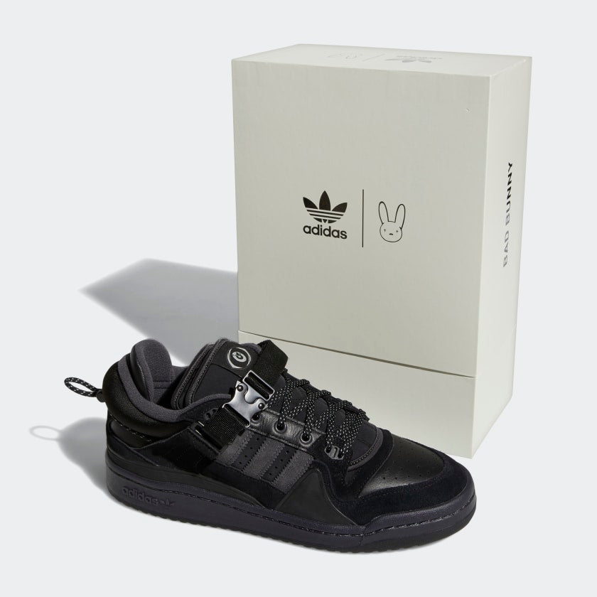 BAD BUNNY FORUM BLACK
