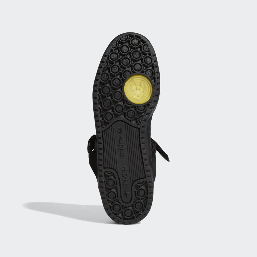 BAD BUNNY FORUM BLACK