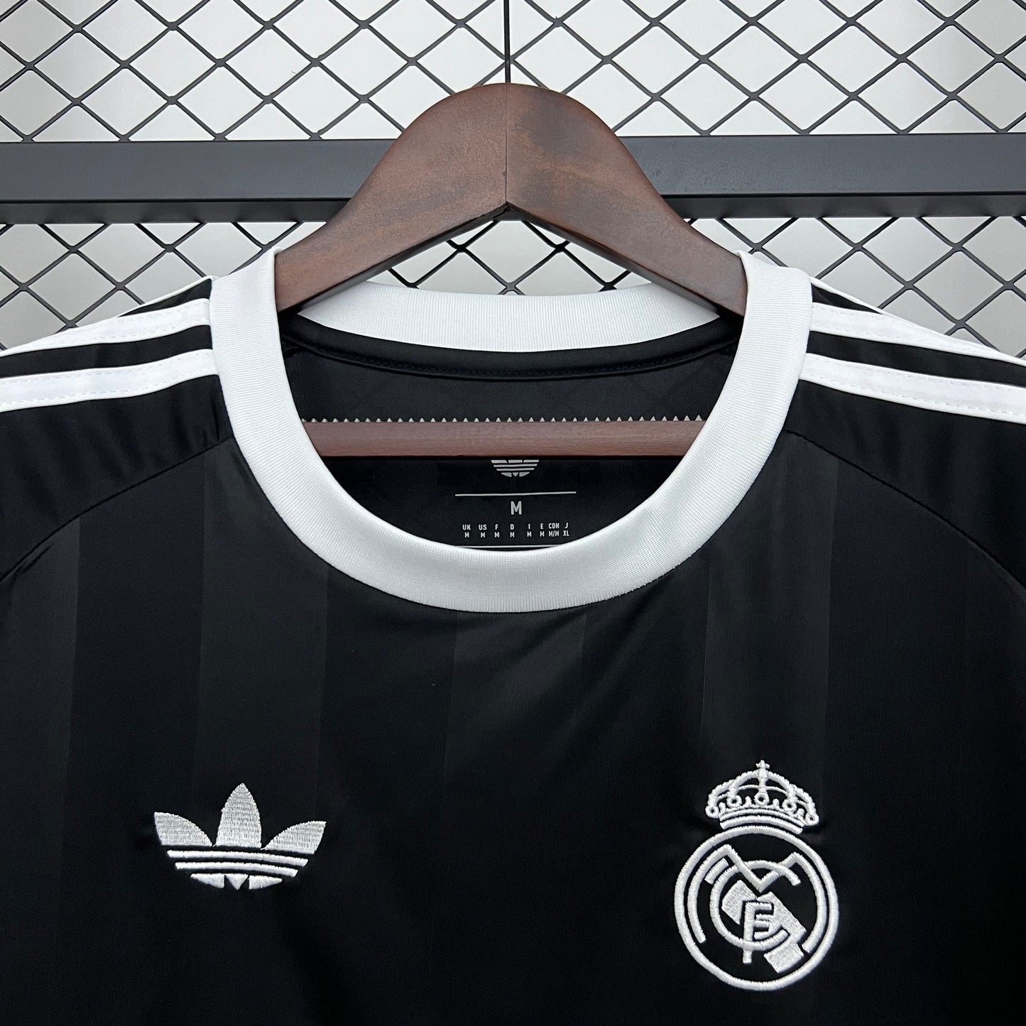 Camiseta Edición Negra Real Madrid 25-26