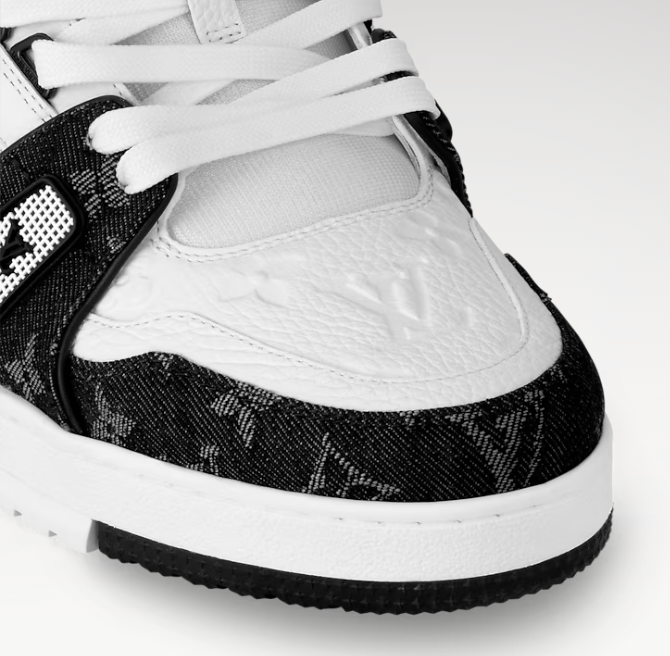 LV Trainer Black And White