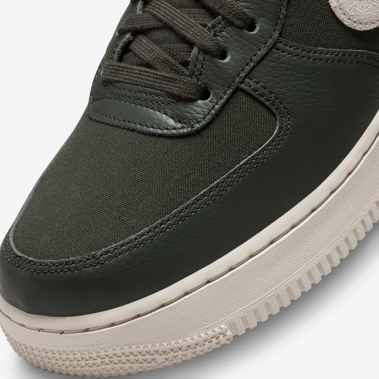 Nike Air Force 1 07 LX NBHD