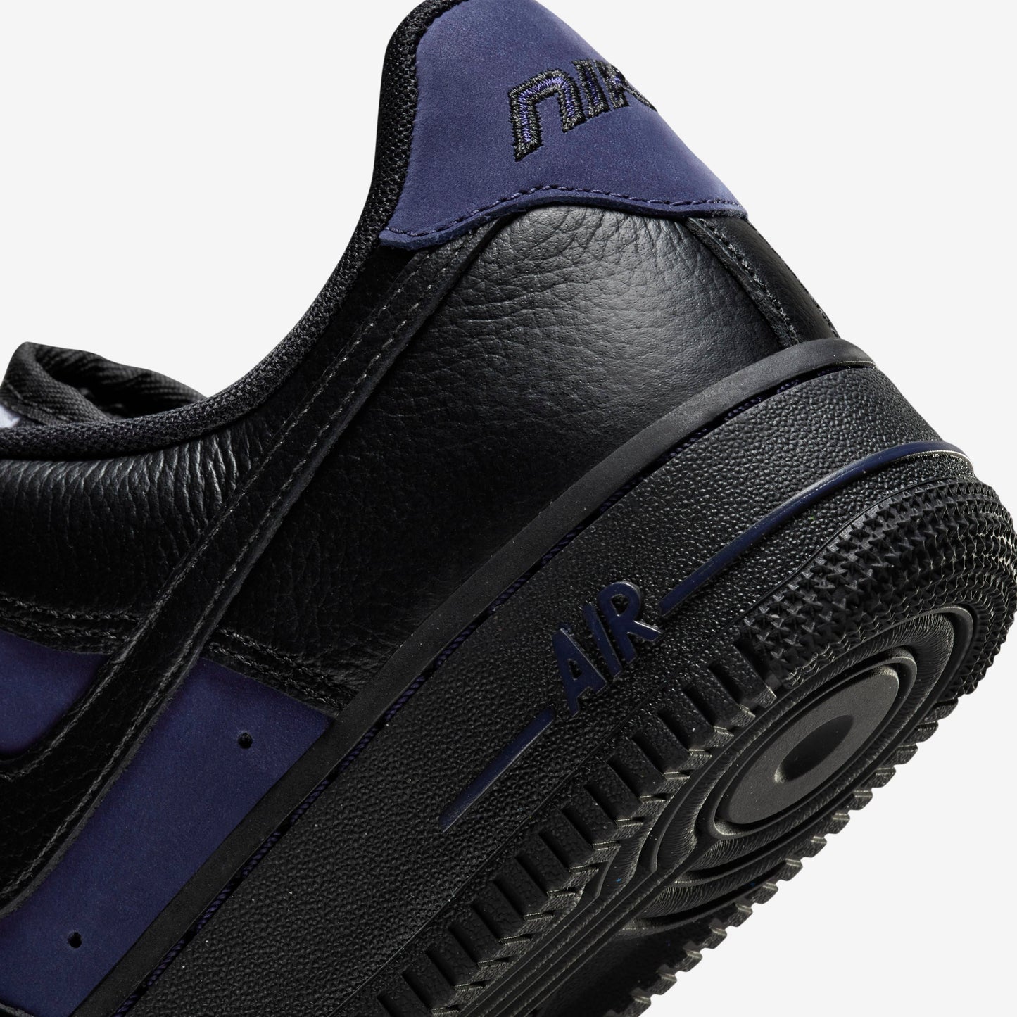 NIKE AIR FORCE 1 07 LX