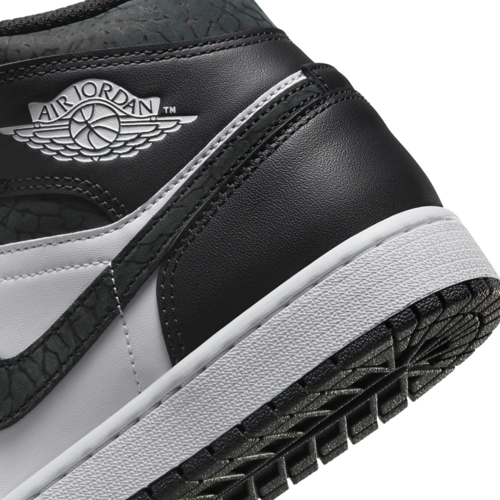 Air Jordan Retro 1 Black and White SNAKE