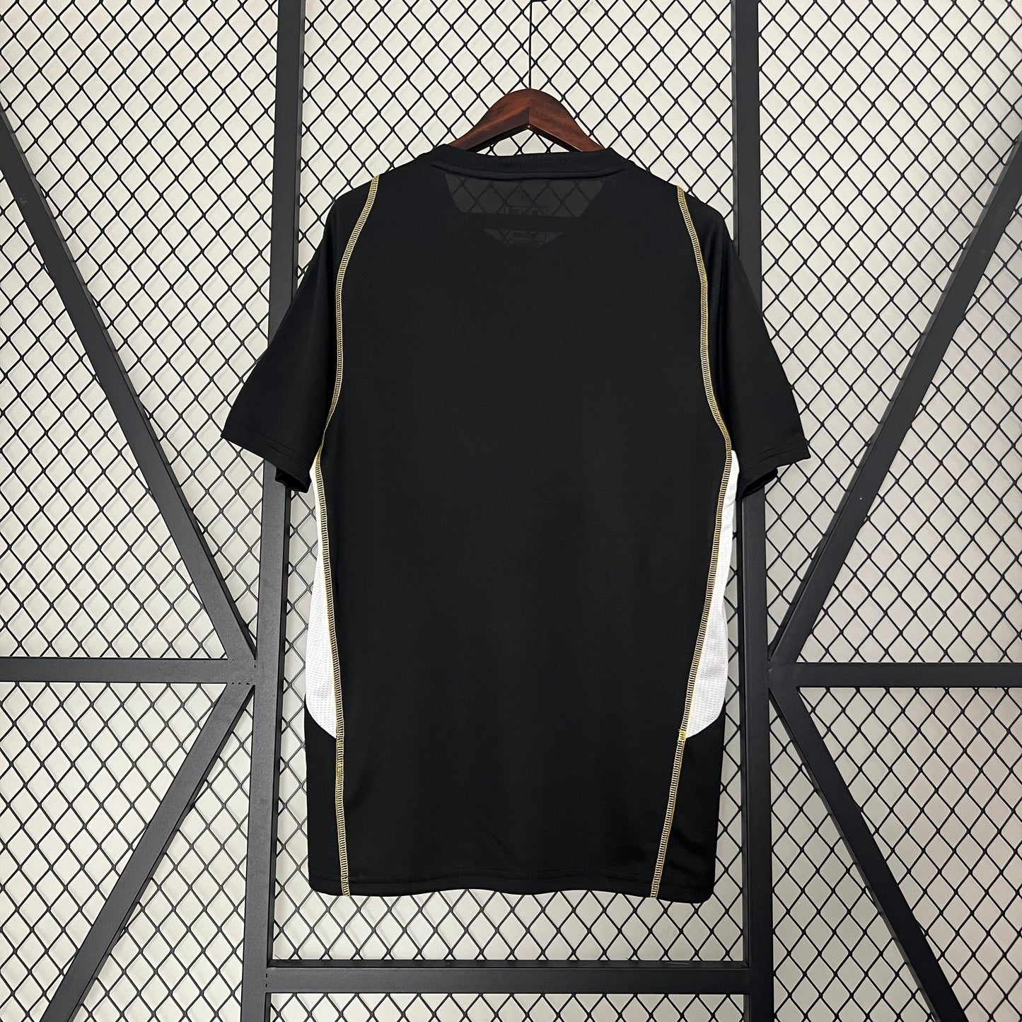 Camiseta Entrenamiento Negra Colo Colo 24-25