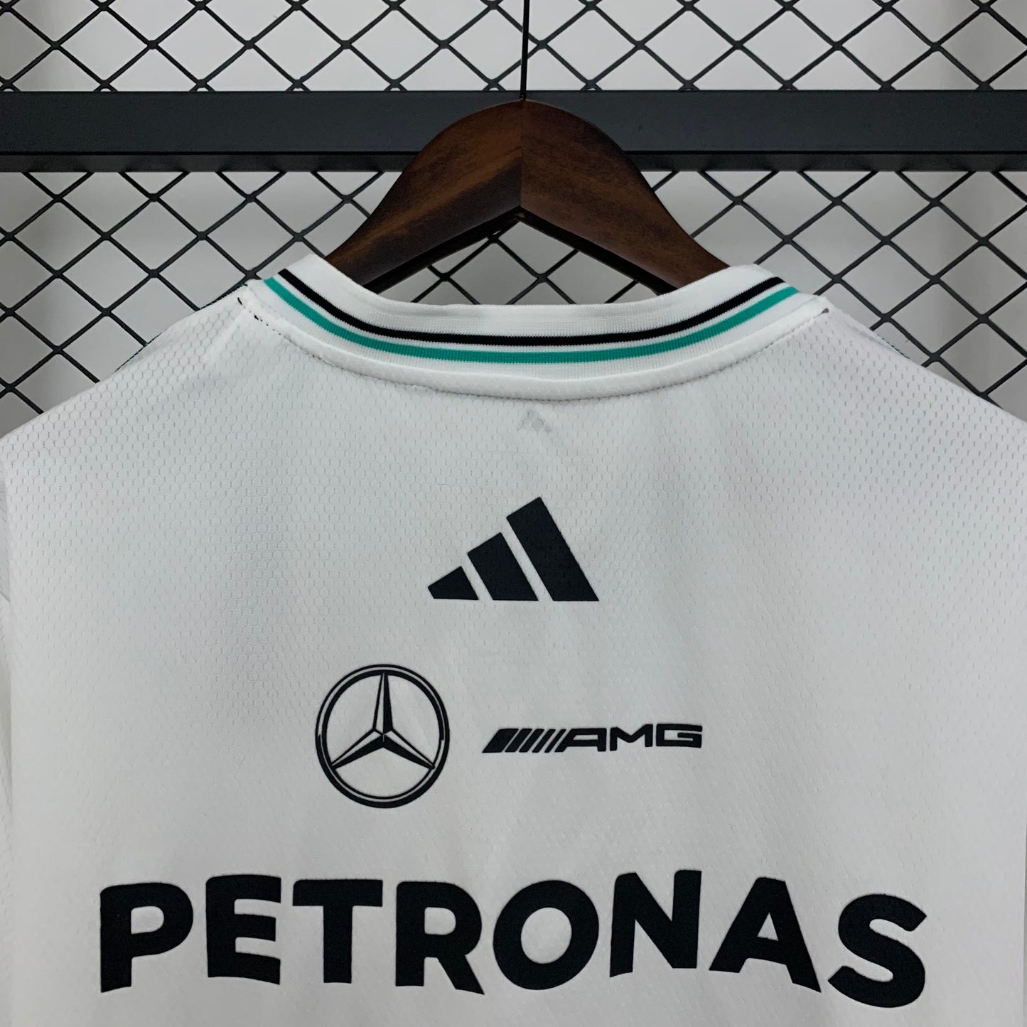 Camiseta Blanca F1 Mercedez Benz 2025