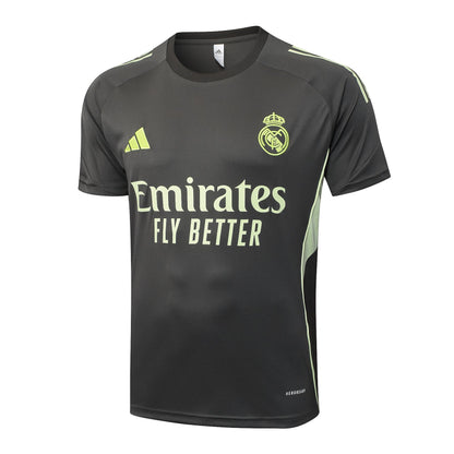 Conjunto de entrenamiento 25-26 Real Madrid