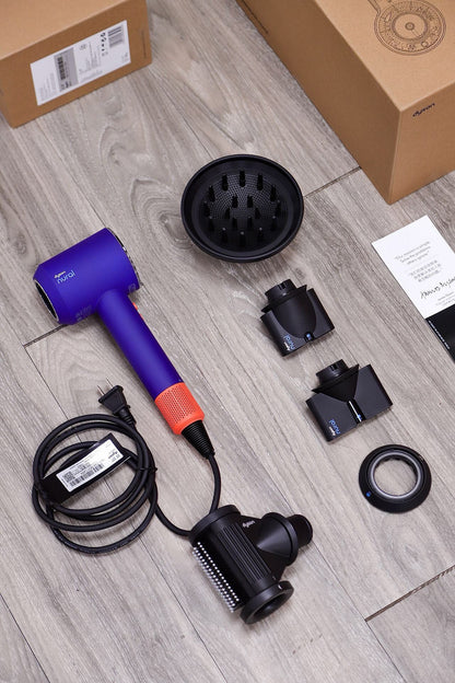 Dyson Supersonic™ Nural – Pátina Cerámica / Blue 220 volteo