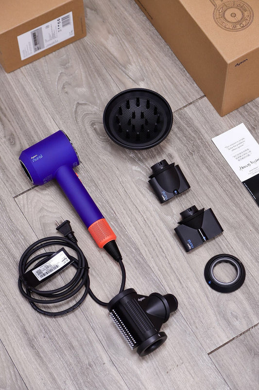 Dyson Supersonic™ Nural – Pátina Cerámica / Blue 220 volteo