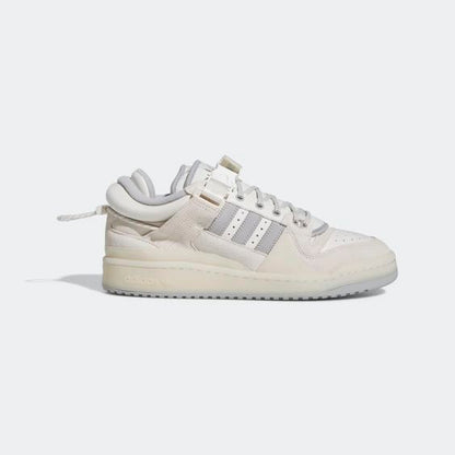 BAD BUNNY FORUM WHITE
