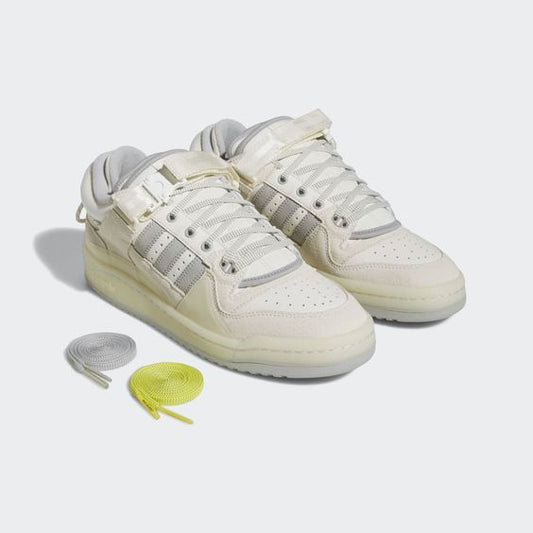 BAD BUNNY FORUM WHITE