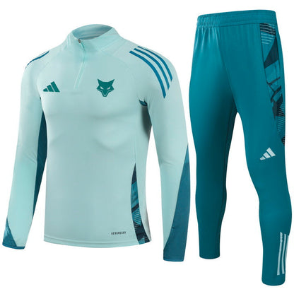 Conjunto Claro de entrenamiento 25-26 Cruzeiro